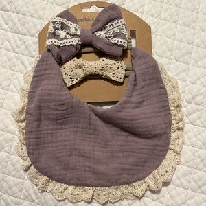 NEW Beautiful Headband and Bib Set